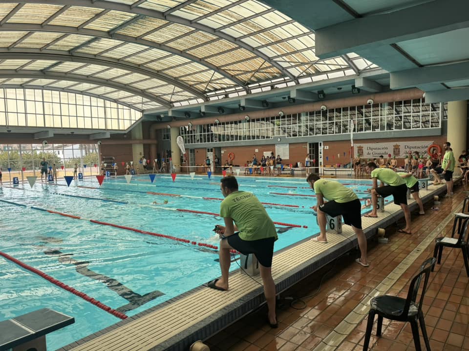 La piscina Municipal cubierta de Almuñécar reabre tras el parón estival